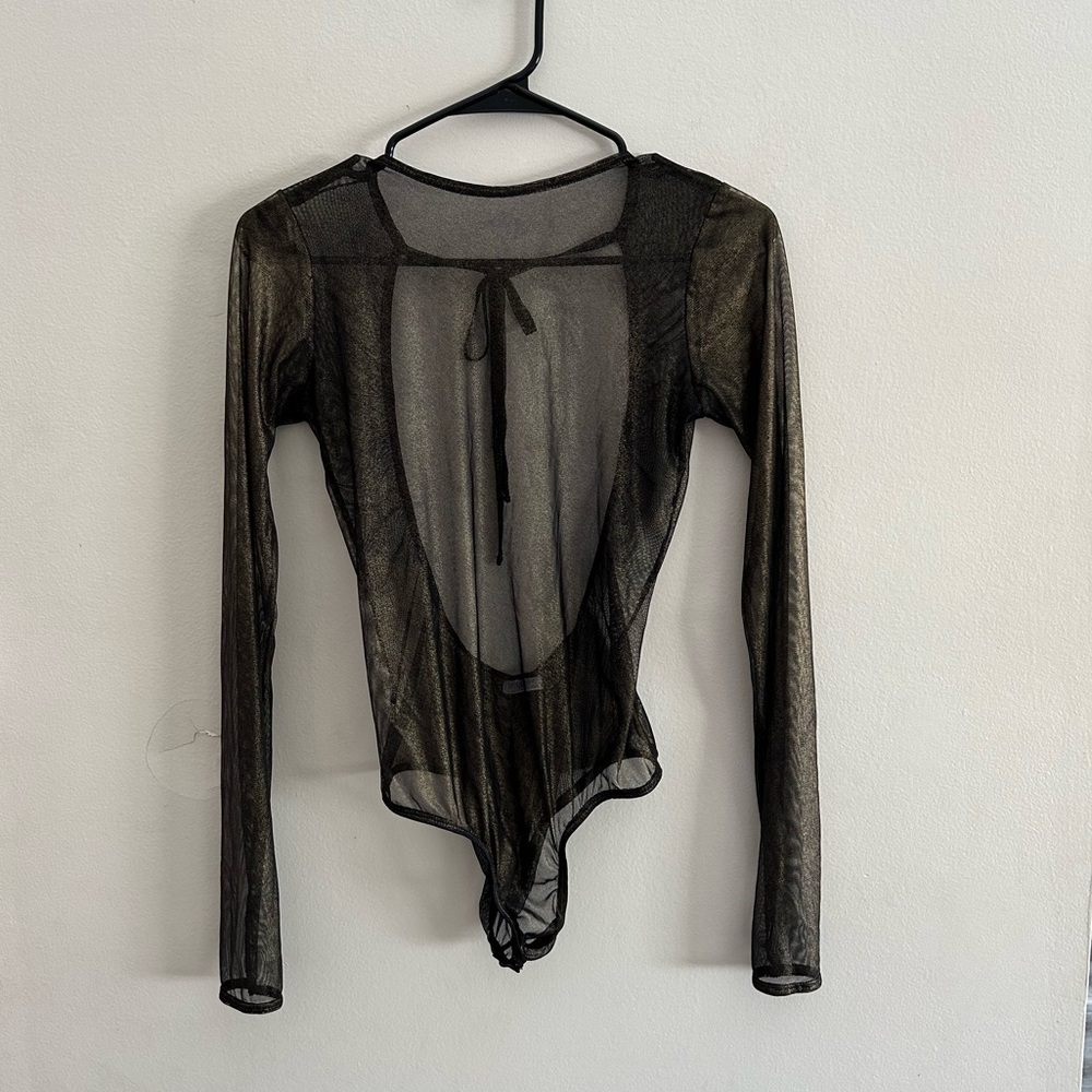 Bequeve Women's Black Gold Sheer Backless Mesh Bodysuit Long Sleeve | Sz M